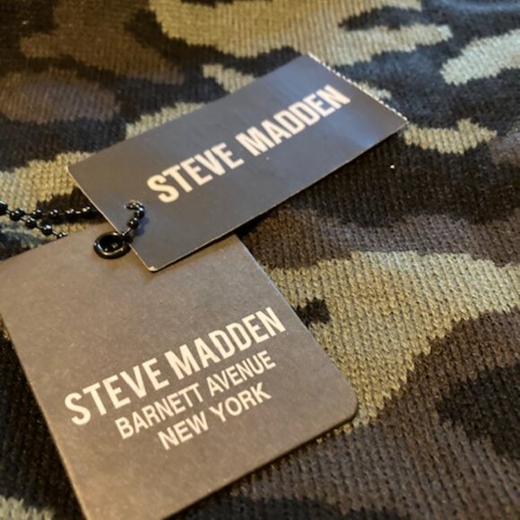 Steve Madden green camo scarf - Picture 2 of 5